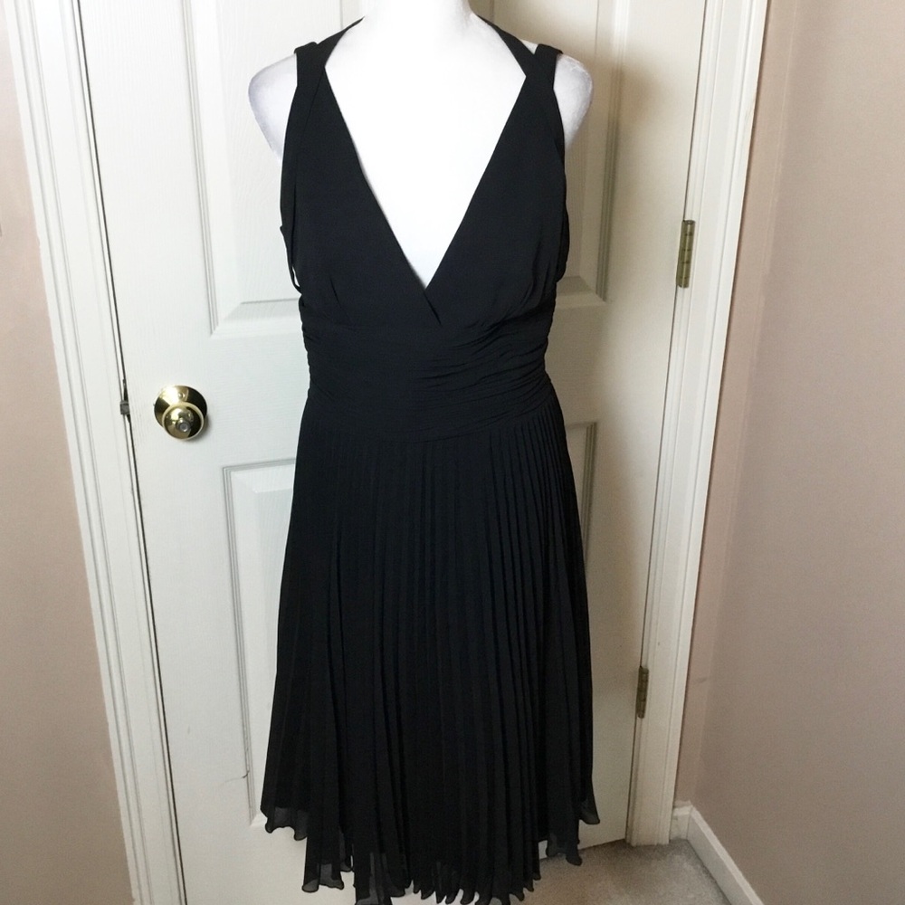 Laundry by Shelli Segal Black Halter Pleated Skirt Cocktail Dress - Size 8